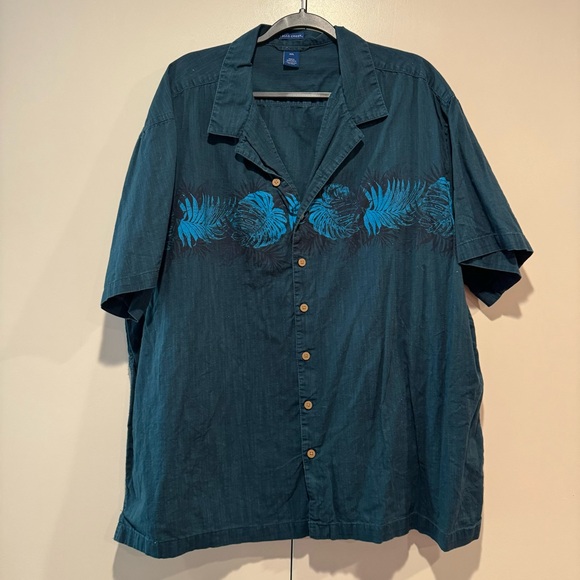Falls Creek Other - 5/25 Men’s Plus Size Hawaiian Style Shirt with Blue Leaf Detail.